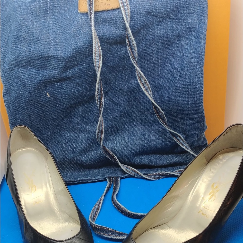 Yves Saint Laurent Blackβ Leather Pumps 34.5EU/4.5US - Picture 5 of 9